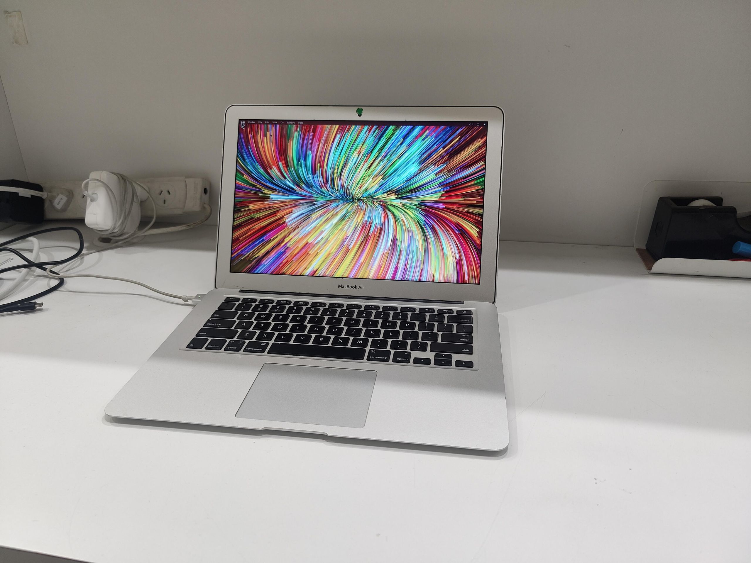 Apple MacBook Air 13 inch 2015 Resolved Battery Full View Apple MacBook Air 13 inch 2015 Resolved Battery Full View