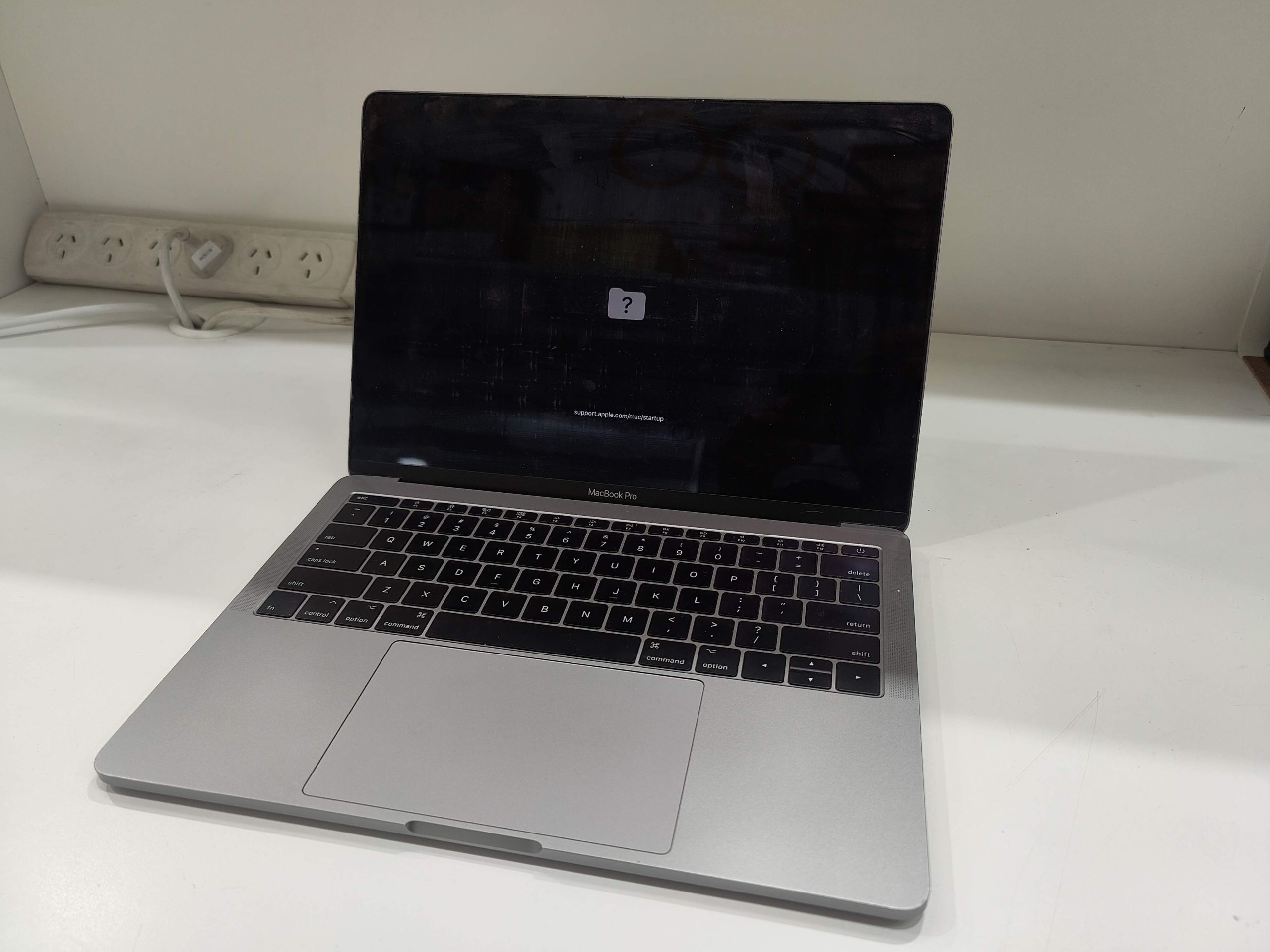Apple-MacBook-Pro-13-inch-laptop-No-Mac-OS