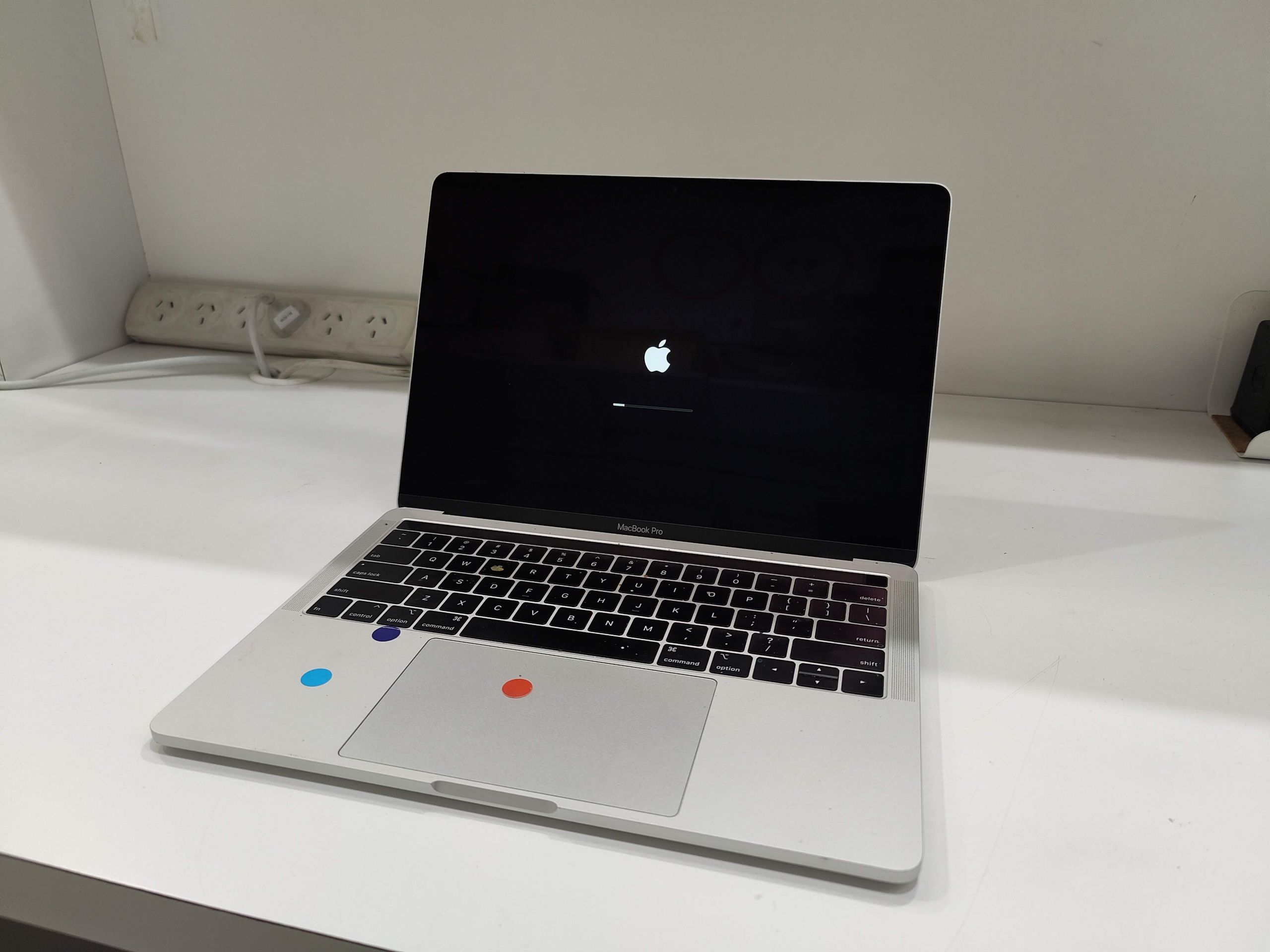 Apple MacBook Pro 13 inch Laptop Pinky Problem Resolved B Apple MacBook Pro 13 inch Laptop Pinky Problem Resolved B