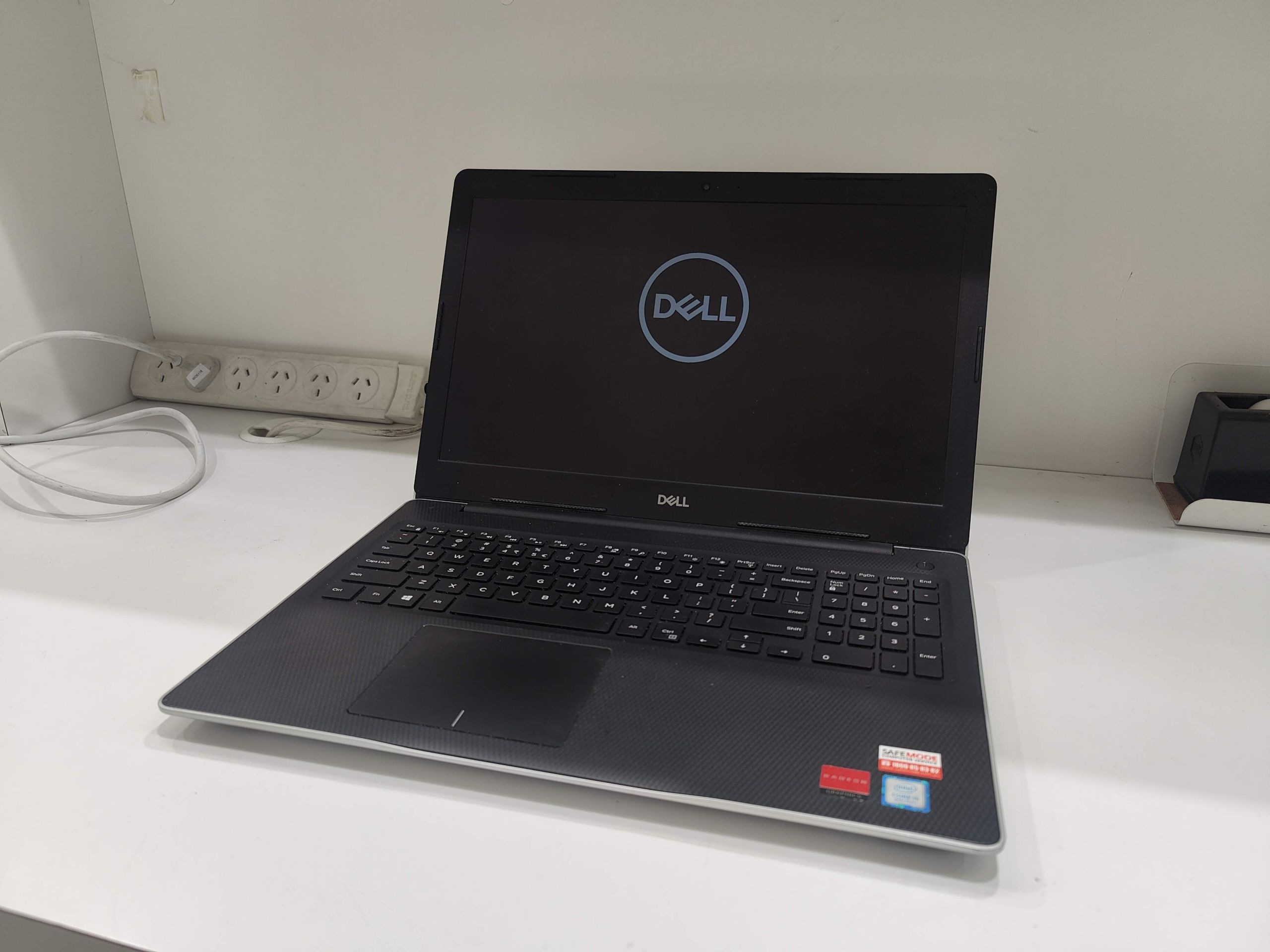 Dell Inspiron before repair Dell Inspiron before repair