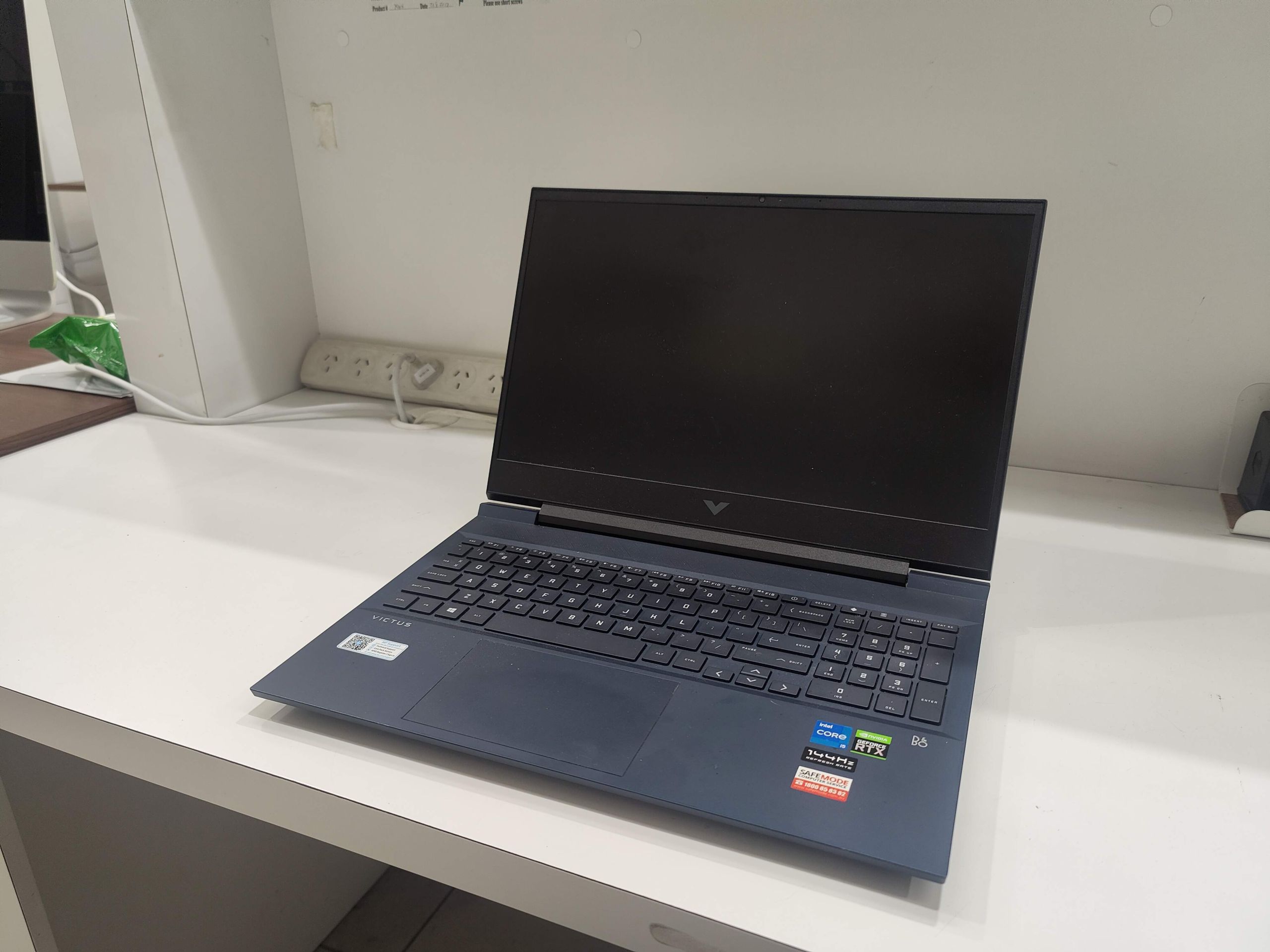 Picture of an HP Victus Gaming laptop with Charging Problem Picture of an HP Victus Gaming laptop with Charging Problem