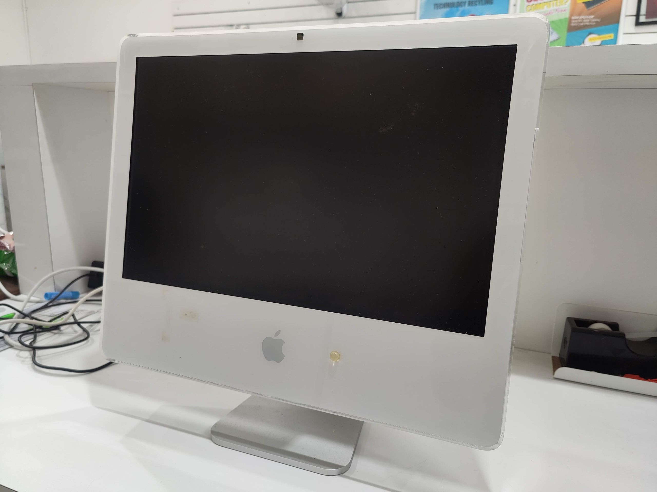 IMG20230701122234 Old-Apple-iMac-2006-Computer