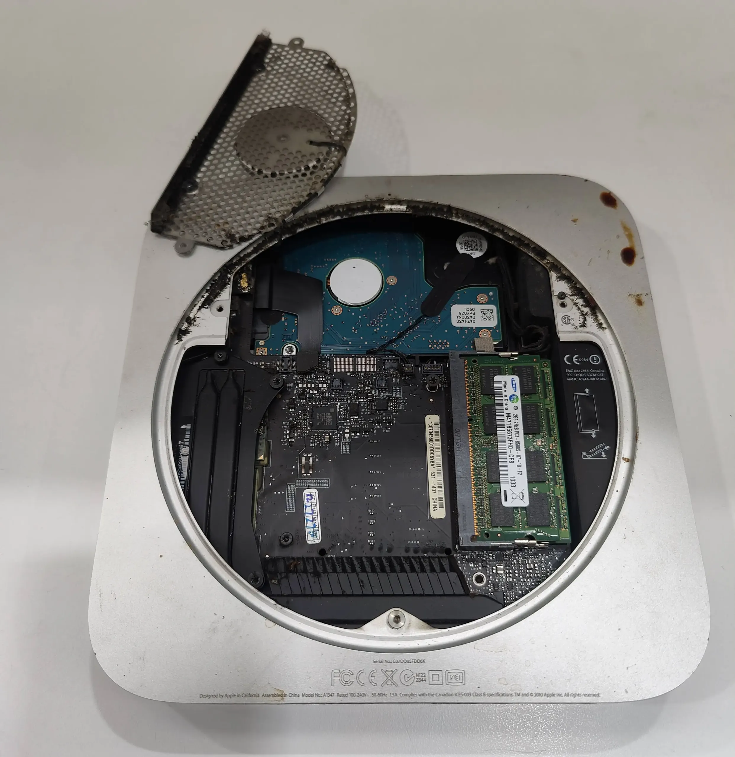 inside Apple Mac Mini 2010